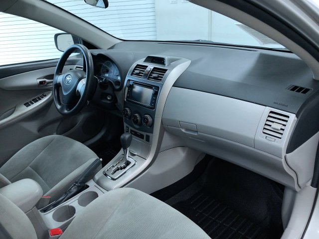 Thumbnail: 2013 Toyota Corolla - 13
