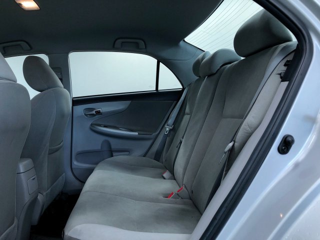 Thumbnail: 2013 Toyota Corolla - 27
