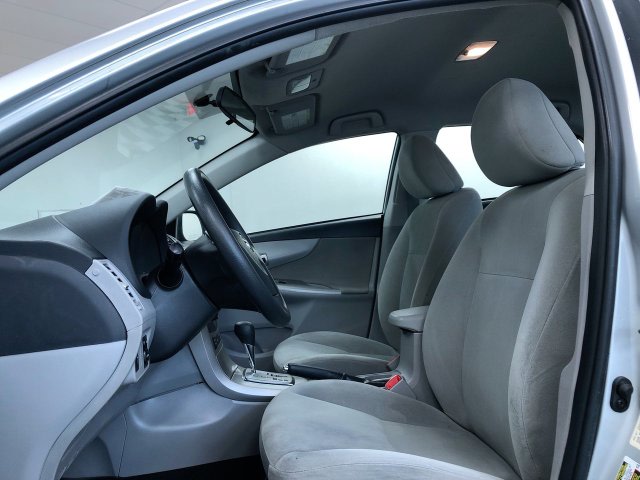 Thumbnail: 2013 Toyota Corolla - 10
