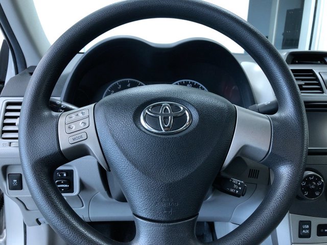 Thumbnail: 2013 Toyota Corolla - 29
