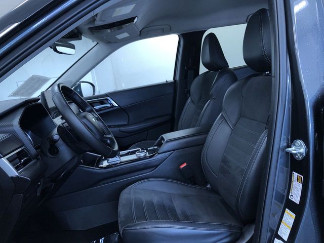 Thumbnail: 2025 Mitsubishi Outlander - 11