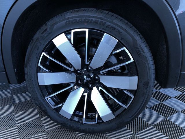 Thumbnail: 2025 Mitsubishi Outlander - 8