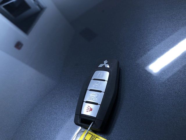 Thumbnail: 2025 Mitsubishi Outlander - 17