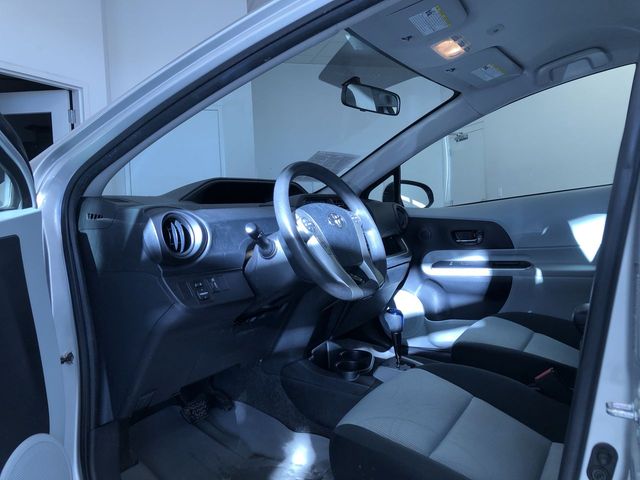 Thumbnail: 2014 Toyota Prius c - 2