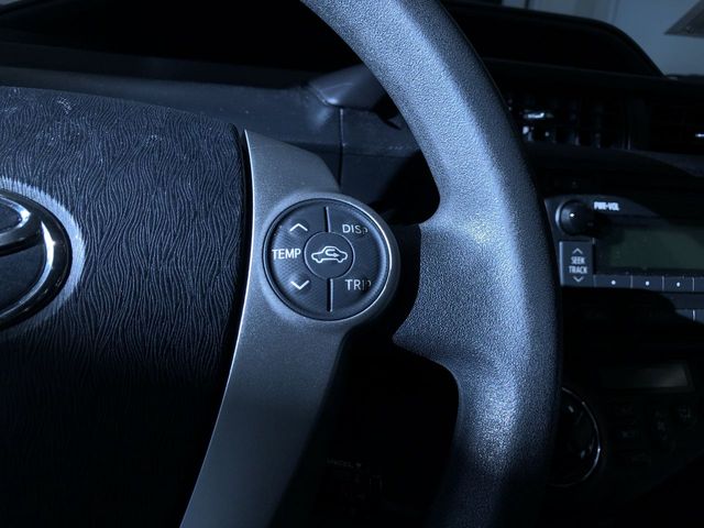 Thumbnail: 2014 Toyota Prius c - 30