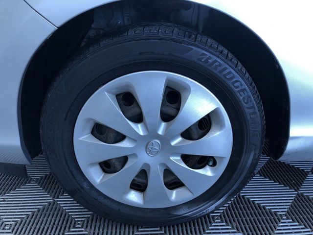 Thumbnail: 2014 Toyota Prius c - 8