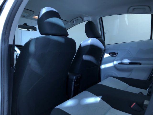 Thumbnail: 2014 Toyota Prius c - 12