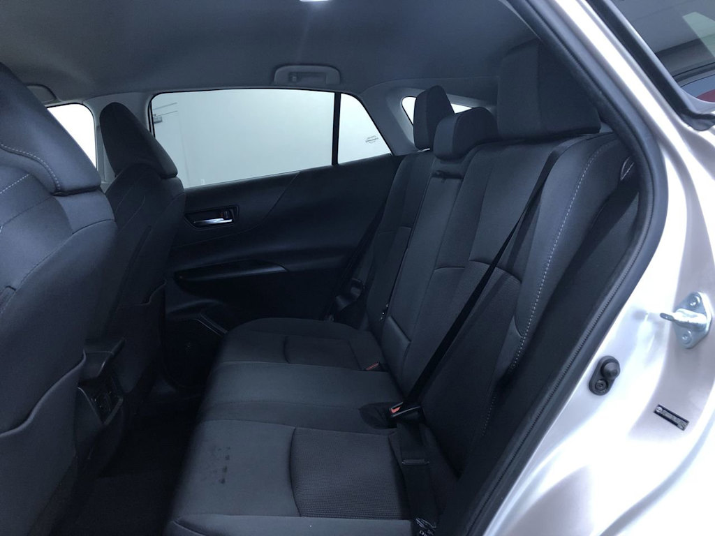 2021 Toyota Venza LE 27