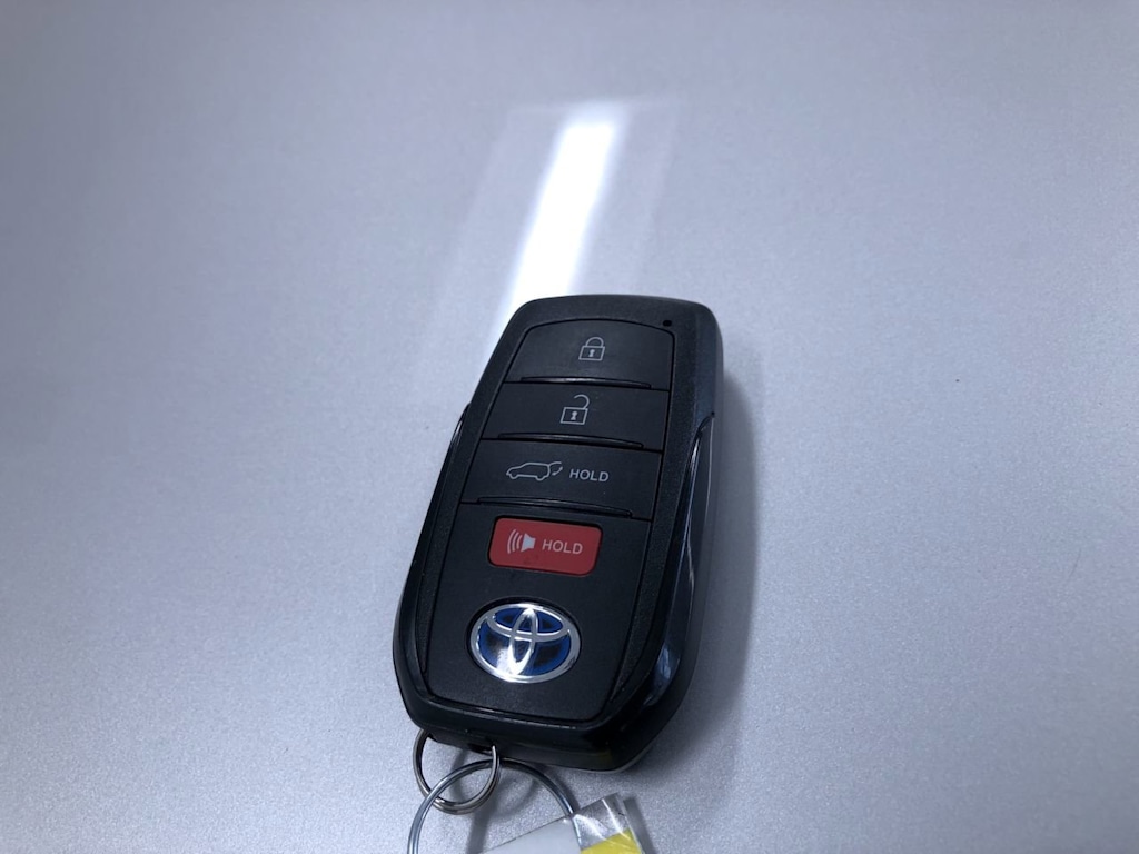 2021 Toyota Venza LE 17