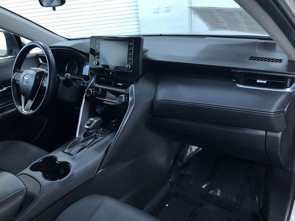 2021 Toyota Venza LE 9