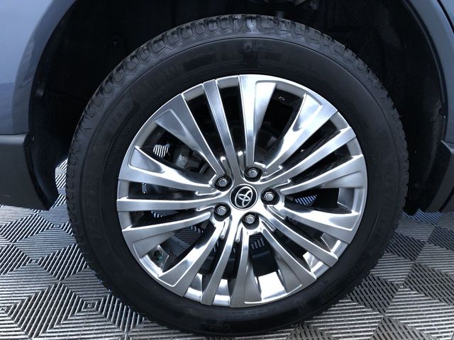 Thumbnail: 2023 Toyota Venza - 8