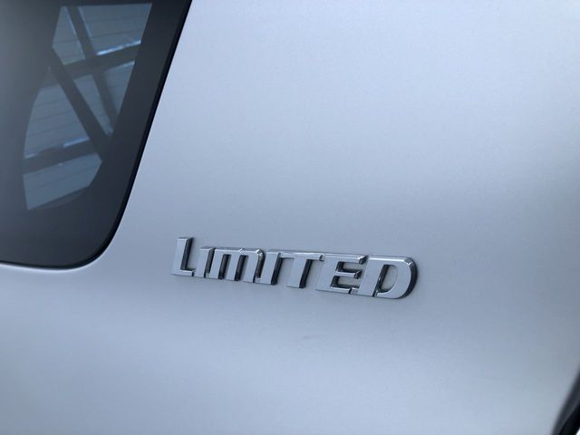Thumbnail: 2011 Toyota 4Runner - 7