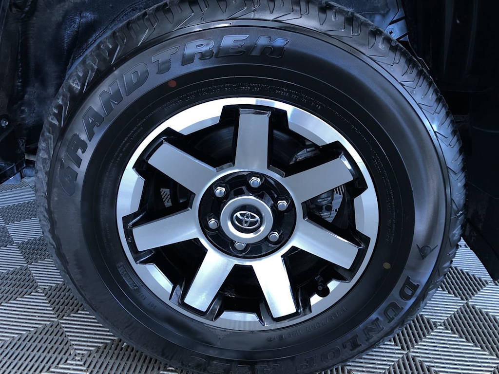2024 Toyota 4Runner TRD Off Road 8