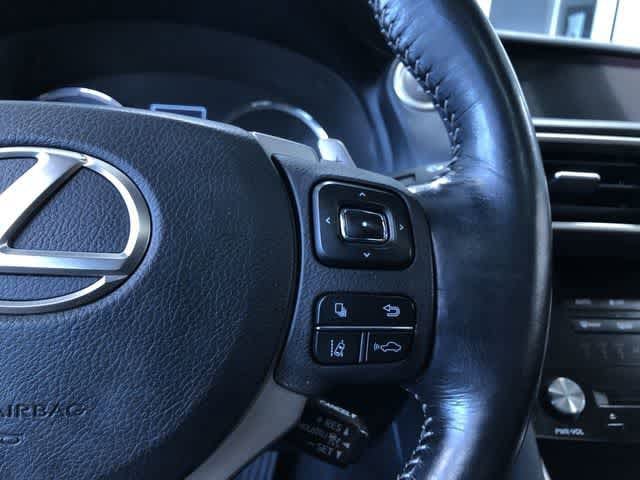 Thumbnail: 2017 Lexus IS - 37