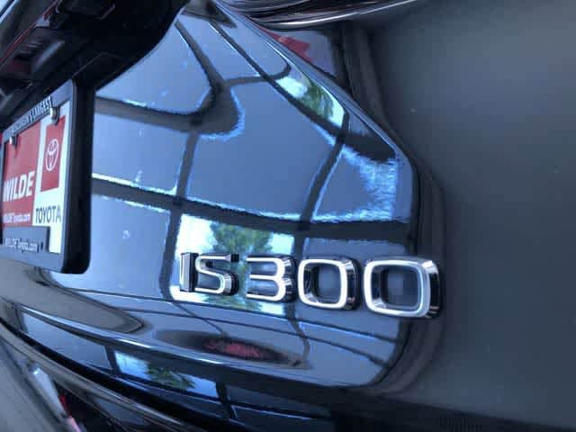 Thumbnail: 2017 Lexus IS - 30