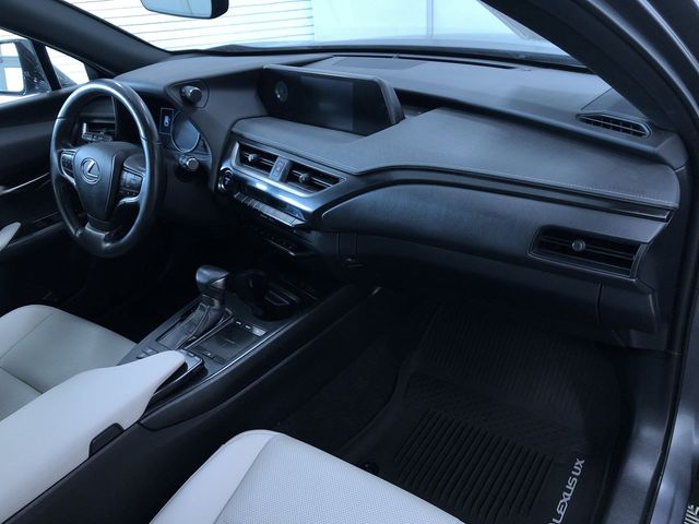 Thumbnail: 2020 Lexus UX - 9