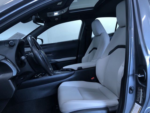 Thumbnail: 2020 Lexus UX - 10