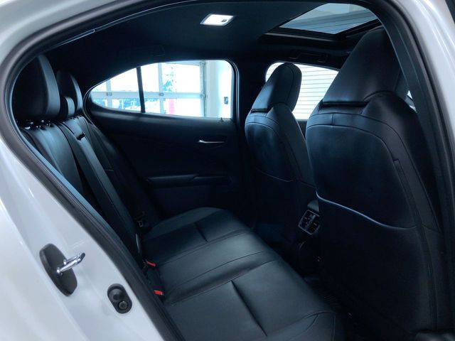 Thumbnail: 2022 Lexus UX - 30