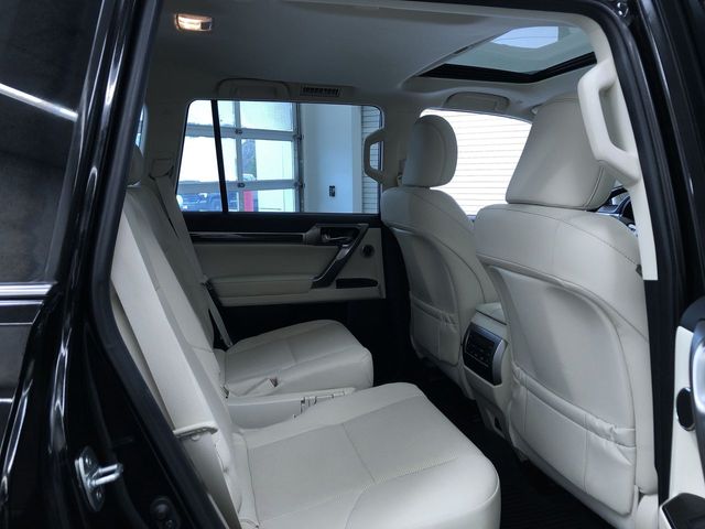 Thumbnail: 2022 Lexus GX - 30