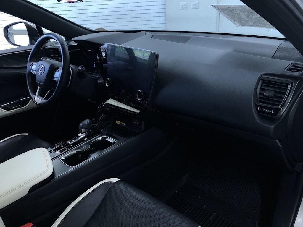 2022 Lexus NX Hybrid 350h Luxury 13