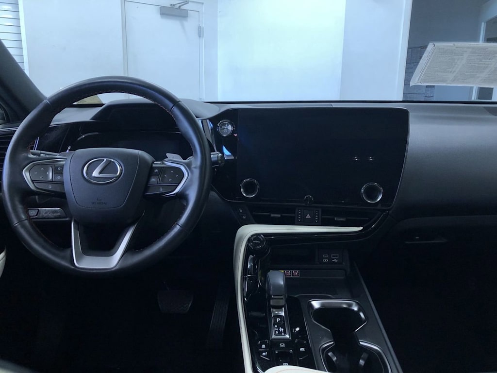 2022 Lexus NX Hybrid 350h Luxury 9