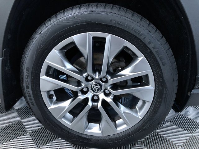 Thumbnail: 2020 Toyota RAV4 - 7