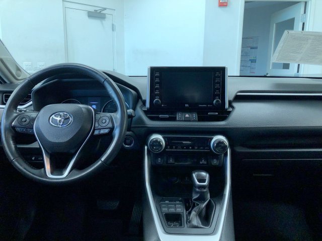 Thumbnail: 2020 Toyota RAV4 - 2