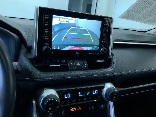 Thumbnail: 2020 Toyota RAV4 - 14