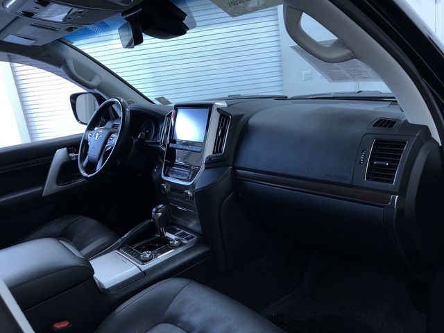 Thumbnail: 2019 Toyota Land Cruiser - 12
