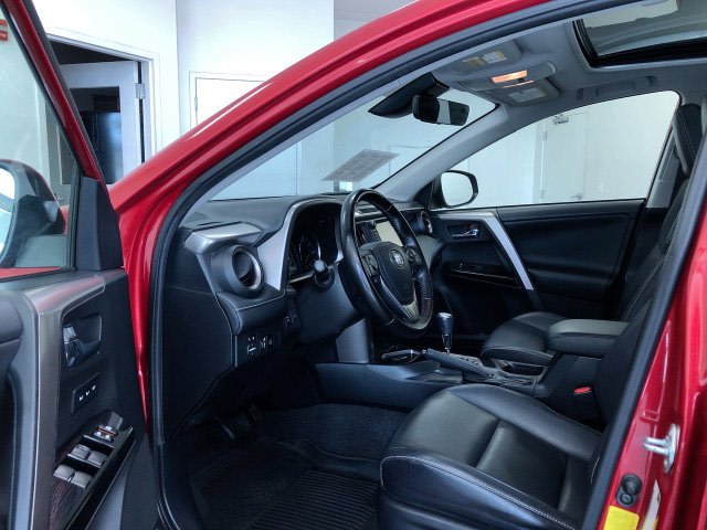 Thumbnail: 2016 Toyota RAV4 - 2