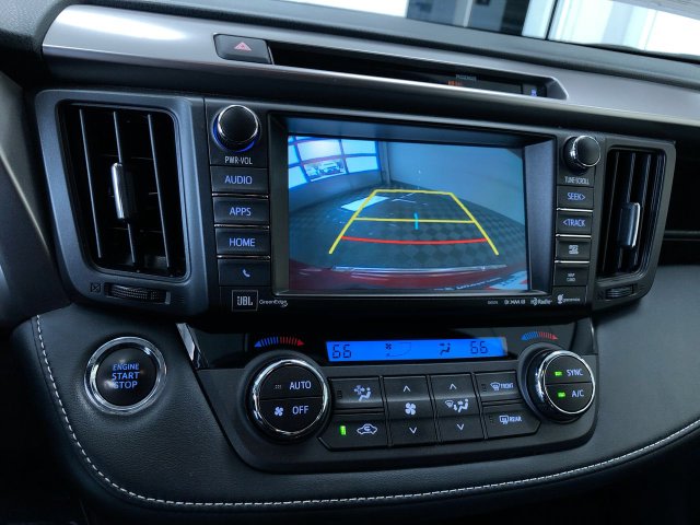 Thumbnail: 2016 Toyota RAV4 - 15