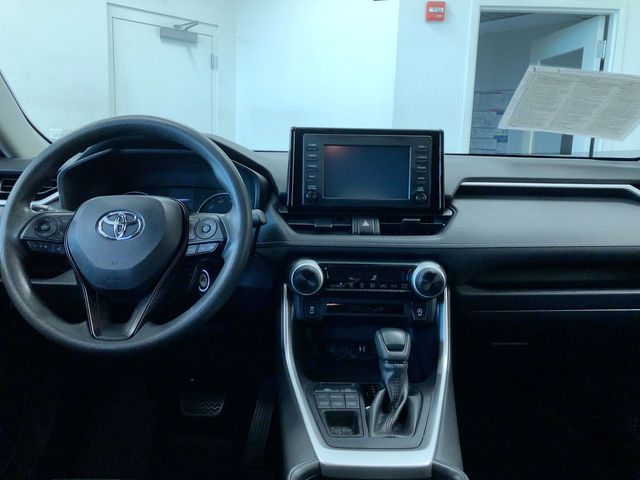 Thumbnail: 2019 Toyota RAV4 - 8