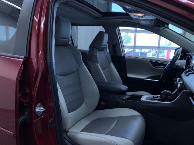Thumbnail: 2019 Toyota RAV4 - 29