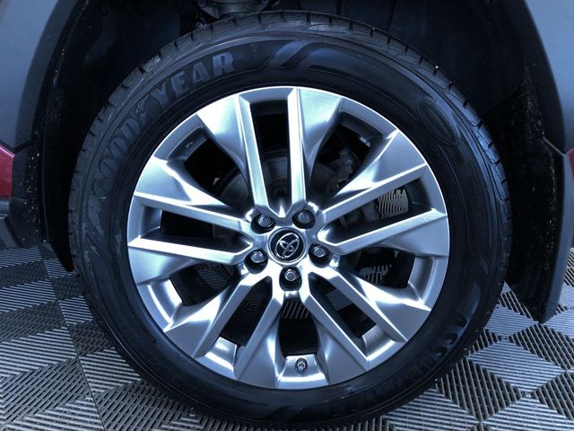 Thumbnail: 2019 Toyota RAV4 - 8