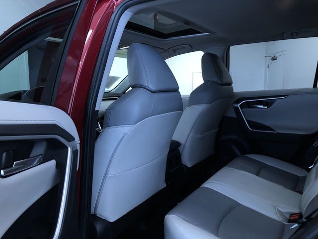 Thumbnail: 2019 Toyota RAV4 - 12