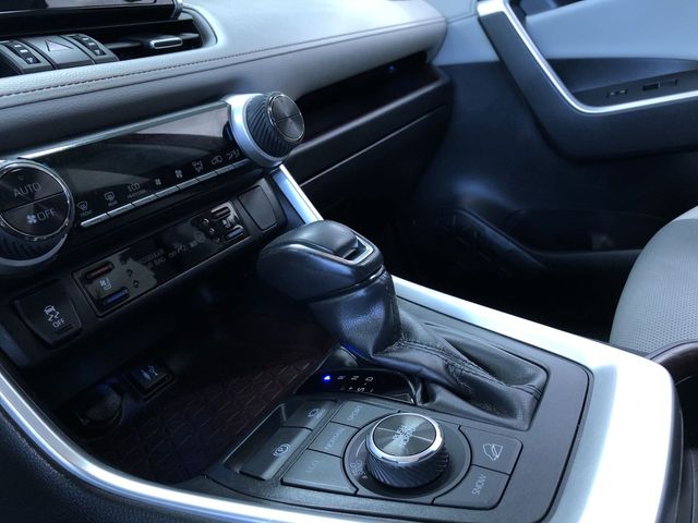 Thumbnail: 2019 Toyota RAV4 - 15