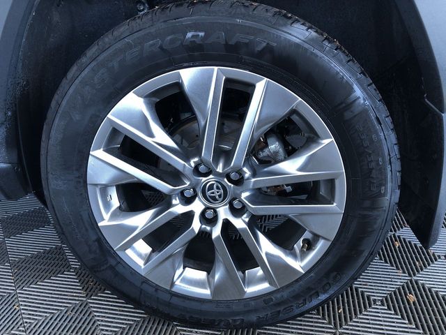 Thumbnail: 2021 Toyota RAV4 - 8