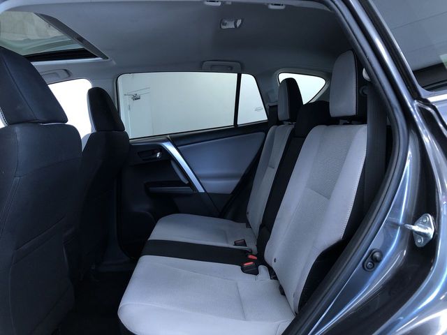 Thumbnail: 2018 Toyota RAV4 - 28