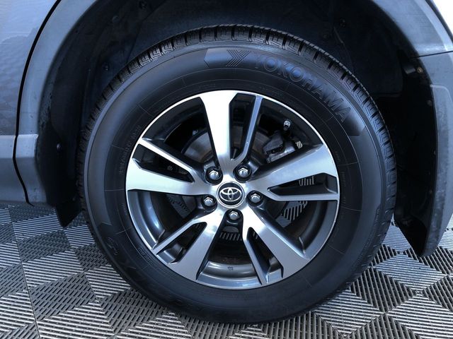 Thumbnail: 2018 Toyota RAV4 - 8