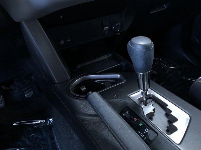 Thumbnail: 2018 Toyota RAV4 - 15