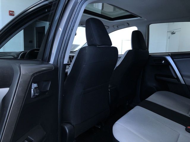 Thumbnail: 2018 Toyota RAV4 - 12
