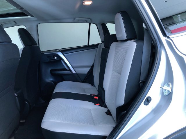 Thumbnail: 2018 Toyota RAV4 - 28