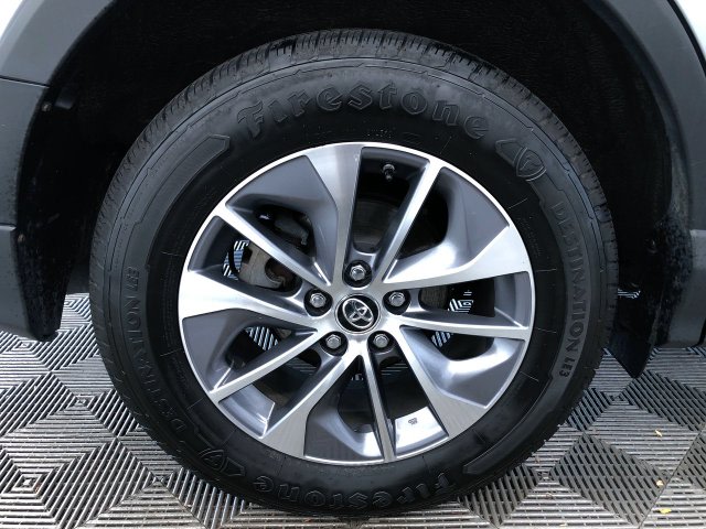 Thumbnail: 2018 Toyota RAV4 - 8