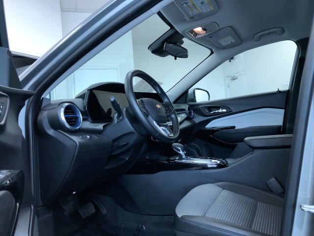 Thumbnail: 2025 Chevrolet Trax - 2