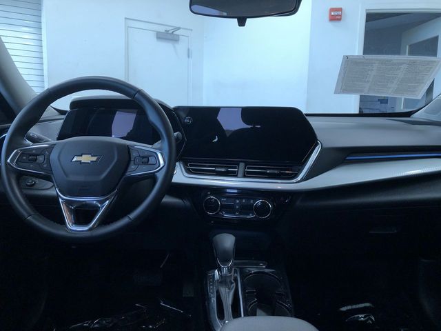 Thumbnail: 2025 Chevrolet Trax - 2