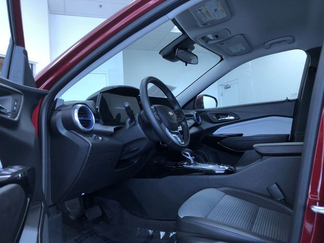 Thumbnail: 2025 Chevrolet Trax - 9