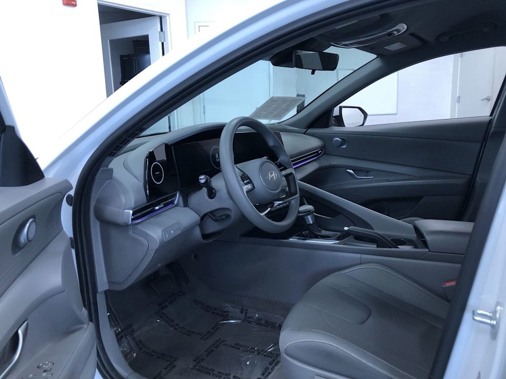 2024 Hyundai Elantra SEL 9