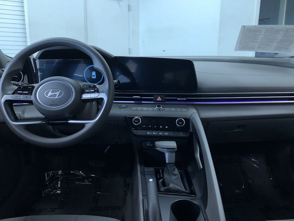 2024 Hyundai Elantra SEL 2