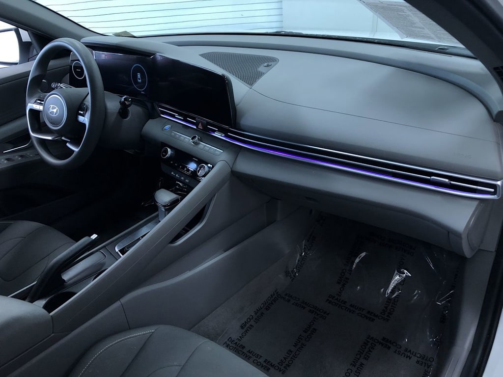2024 Hyundai Elantra SEL 8