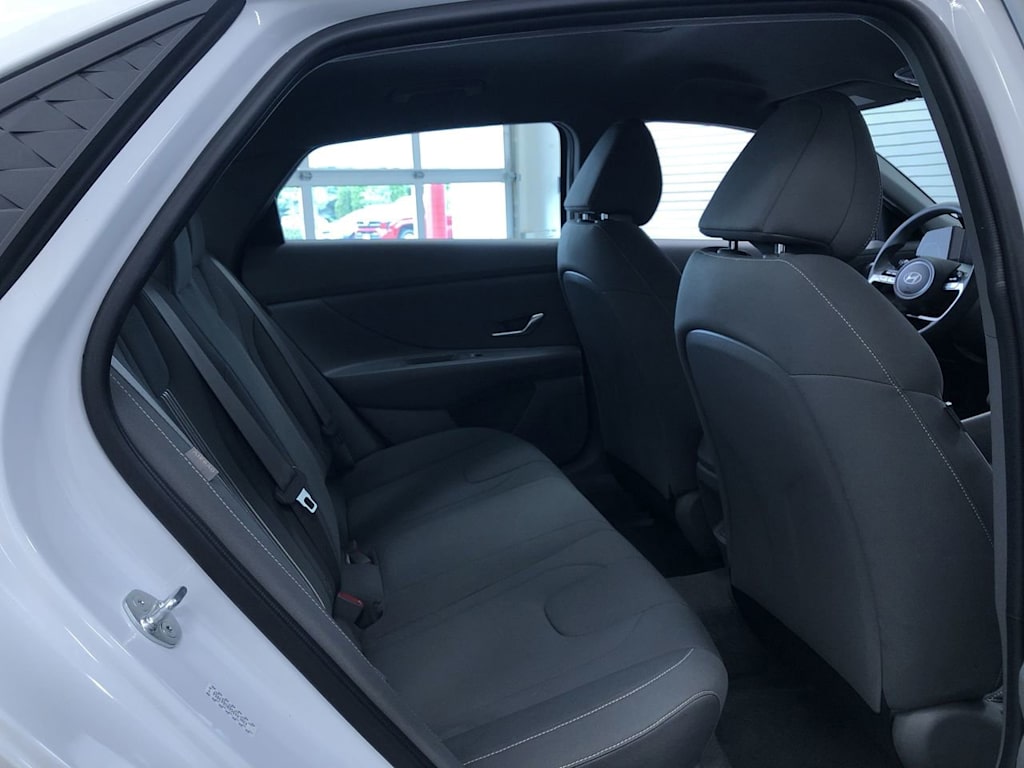 2024 Hyundai Elantra SEL 27